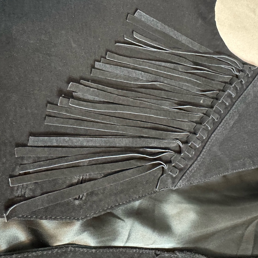 Black Fringe Women's Vest - Picture 7 of 7